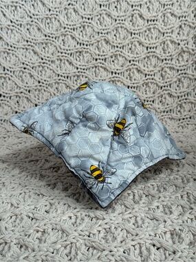Handmade Quilted Bee Print Microwave Bowl Cozy Holder